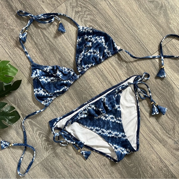 Victoria’s Secret tie dye ruffle bikini set - Picture 2 of 9